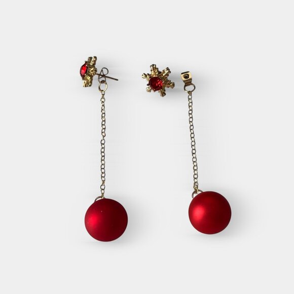 Snowflake Red Dangle Long Earring - Picture 4 of 4